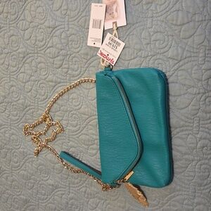 NWT JESS8CA SIMPSON 2 WAY GREEN CROSSBODY/WRISTLET BAG